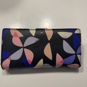 Kate Spade Hawthorne Lane Wallet with Multicolor Floral Design